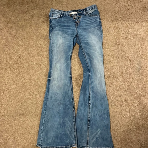 Buckle Low-Waisted Flare Jeans - Picture 1 of 5